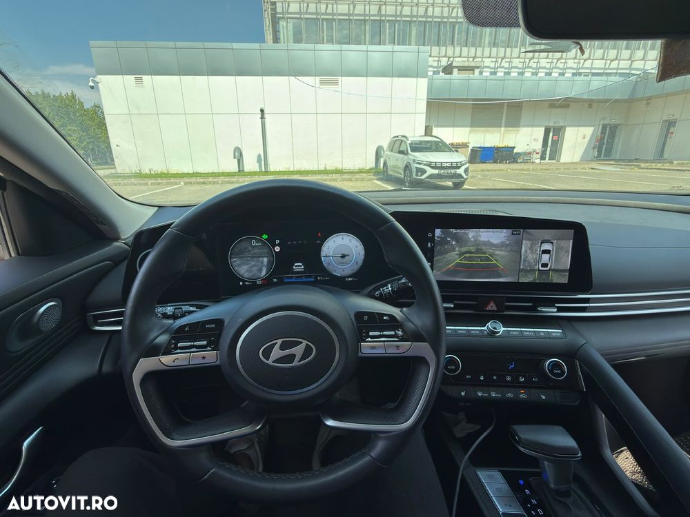 Hyundai Elantra 1.6 l 123 CP CVT Exclusive Navi - 3