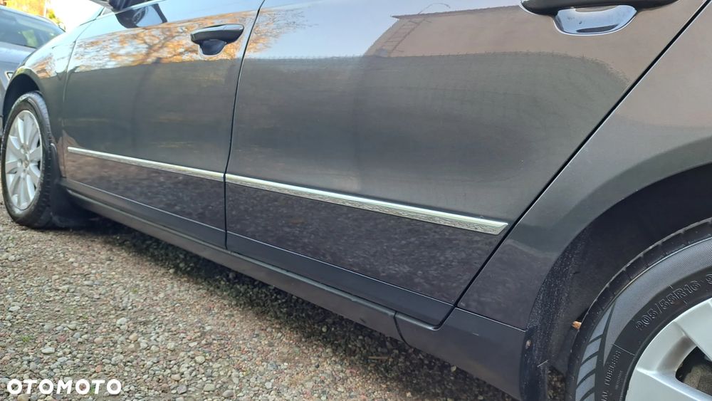 Volkswagen Passat 2.0 TDI DPF Highline - 11