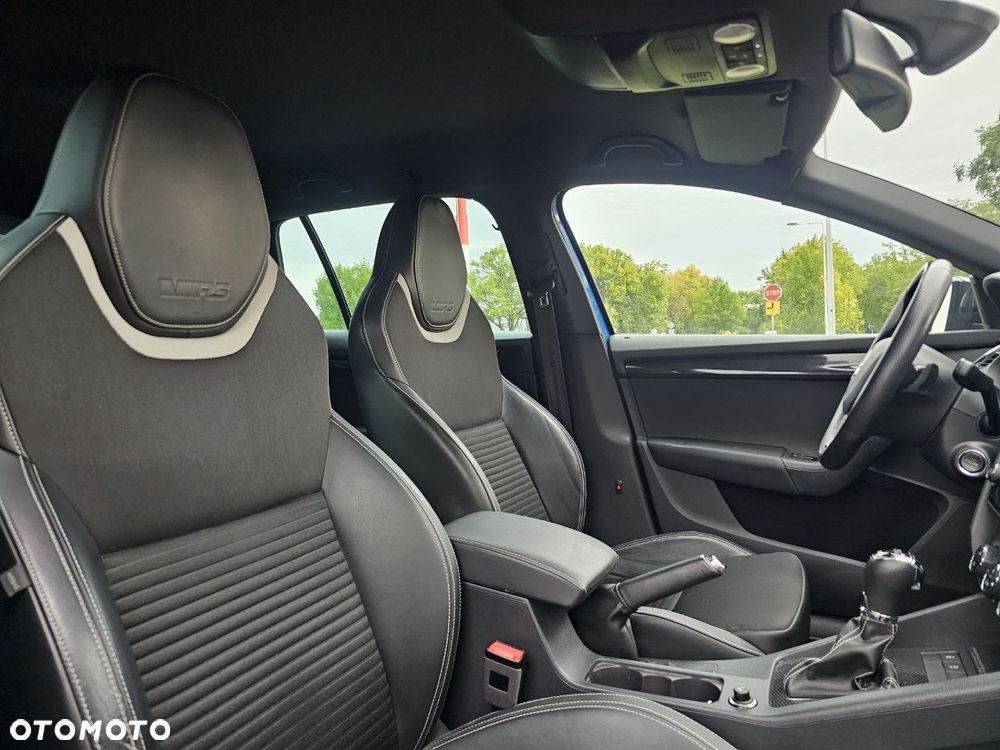 Skoda Octavia 2.0 TSI (Green tec) DSG RS - 25