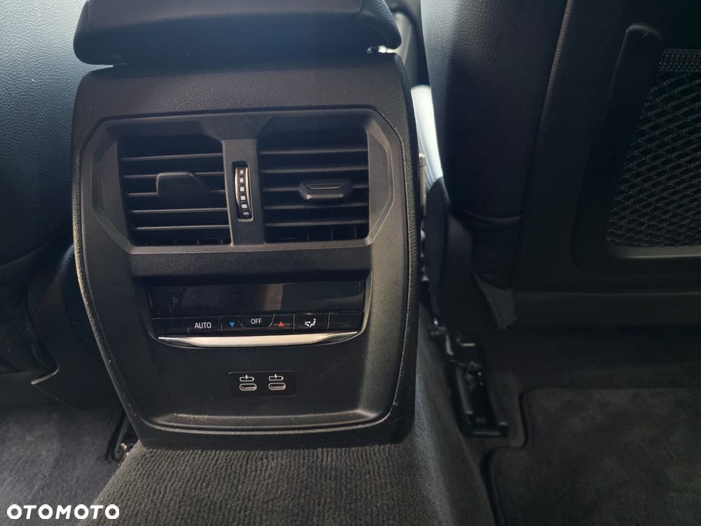 BMW Seria 3 318i Luxury Line - 24