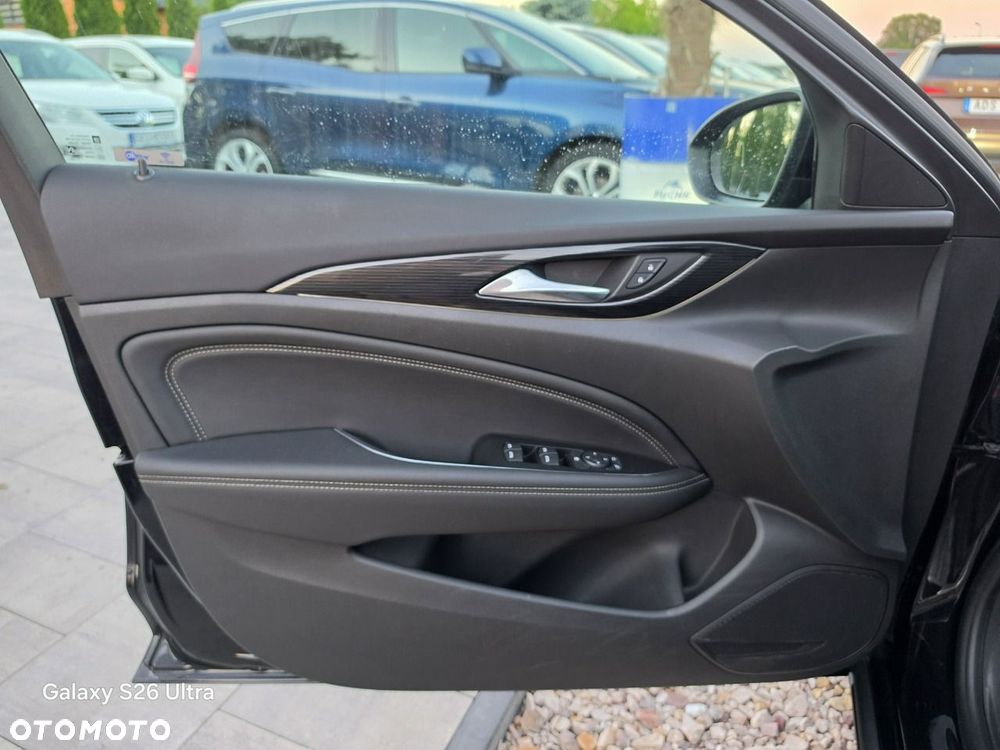 Opel Insignia - 30