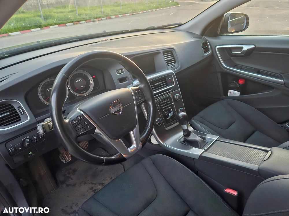 Volvo V60 DRIVe Start-Stop Momentum - 9