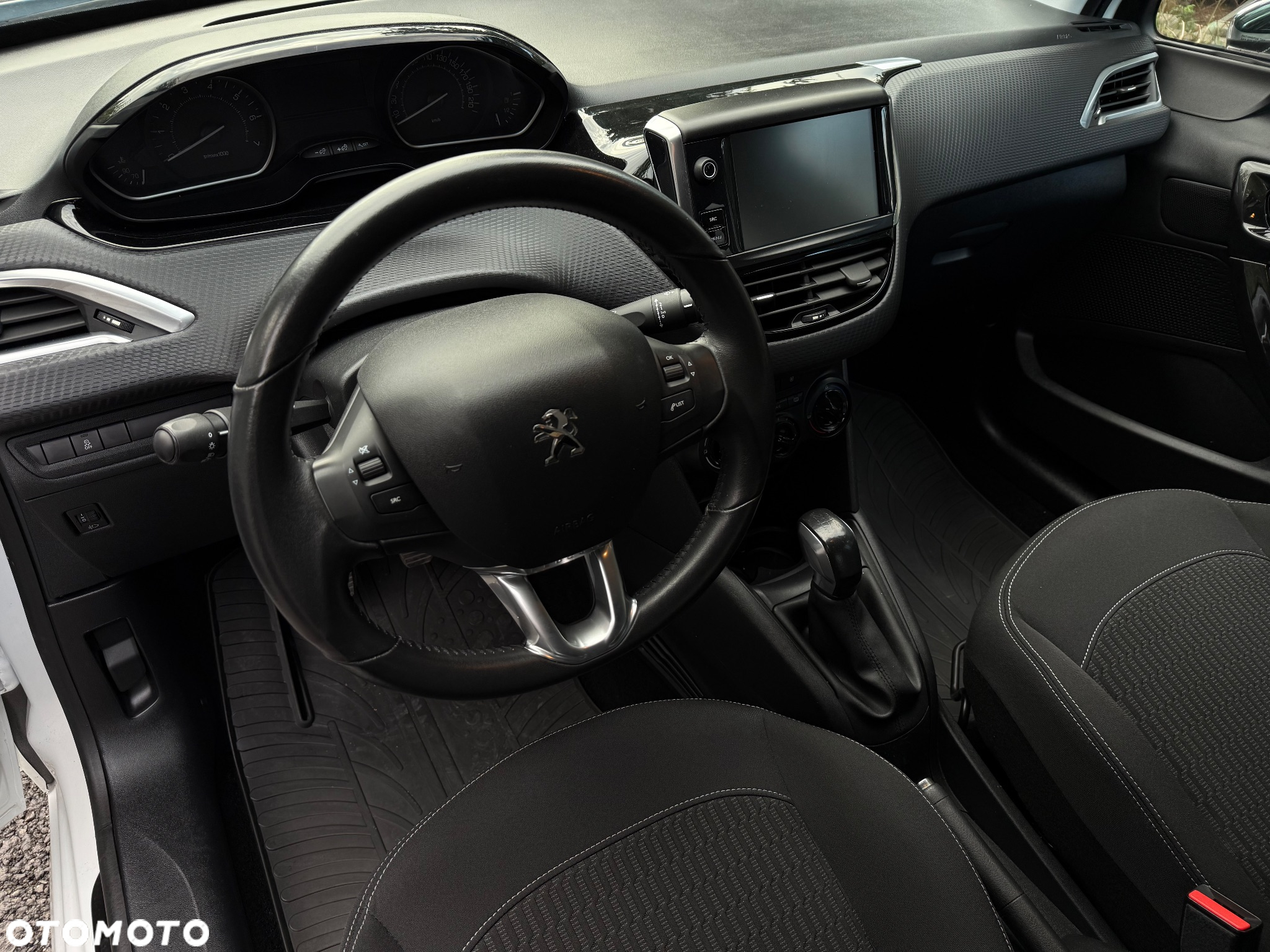 Peugeot 208 1.2 PureTech Style - 28
