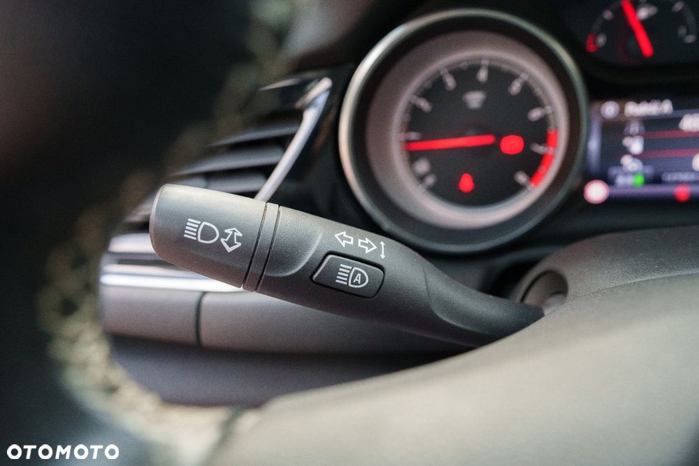 Opel Insignia 1.5 T Innovation S&S - 15