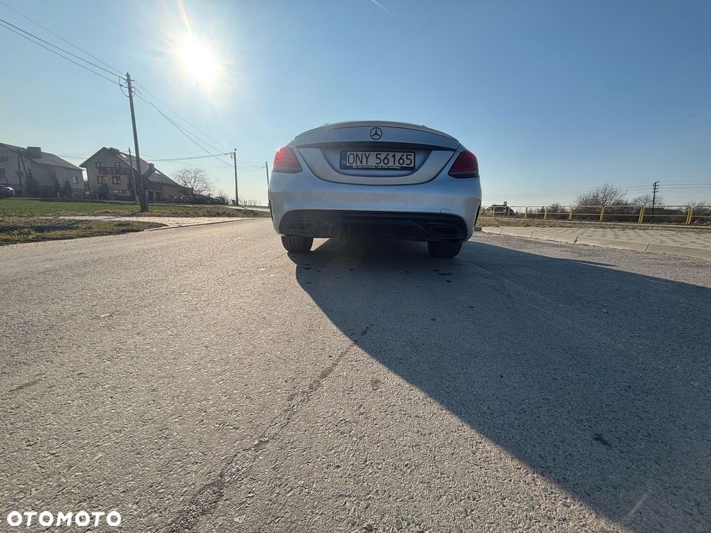 Mercedes-Benz Klasa C 300 9G-TRONIC AMG Line - 16