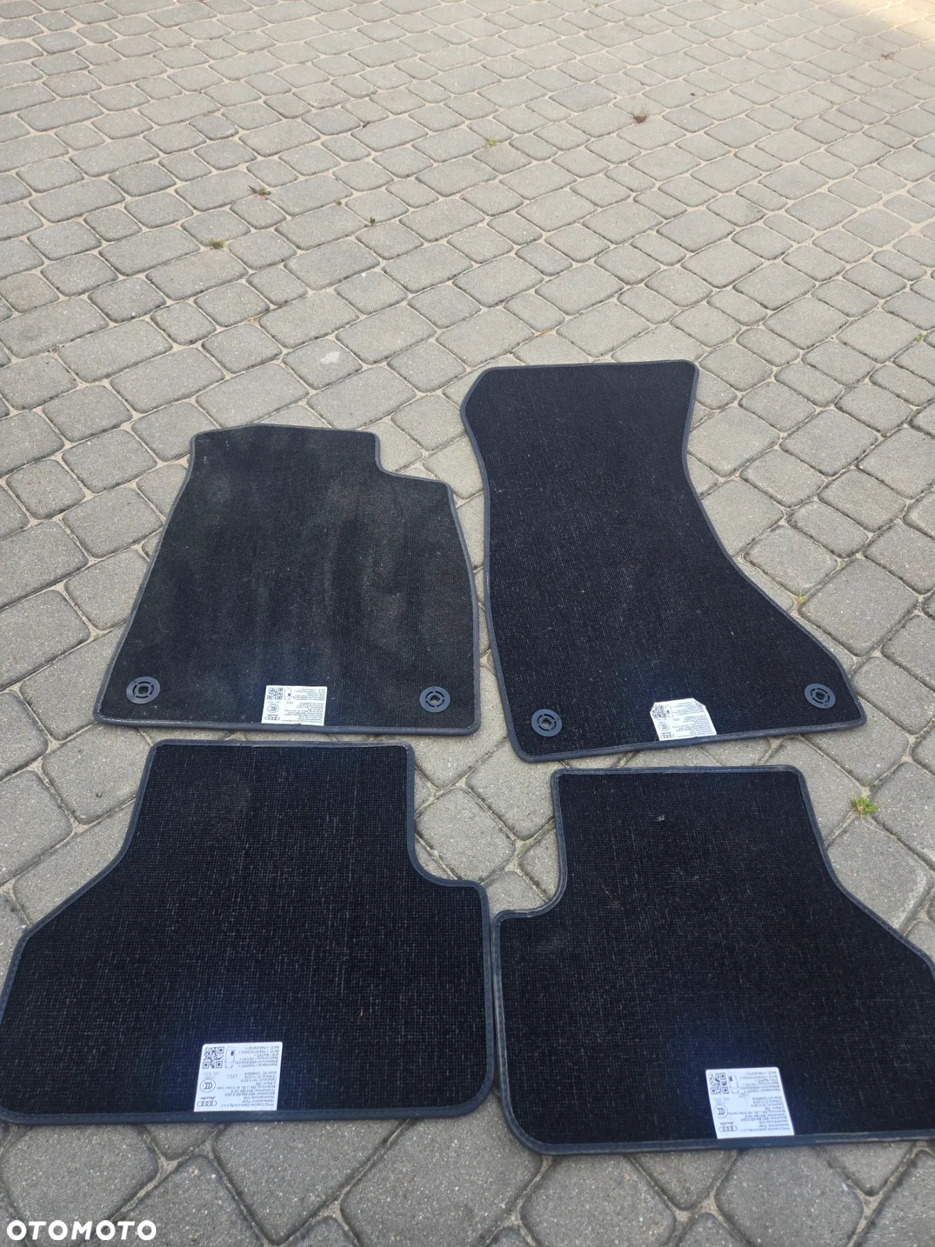 AUDI A4 B9 LIFT DYWANIKI WELUROWE ORYGINALNE - 2