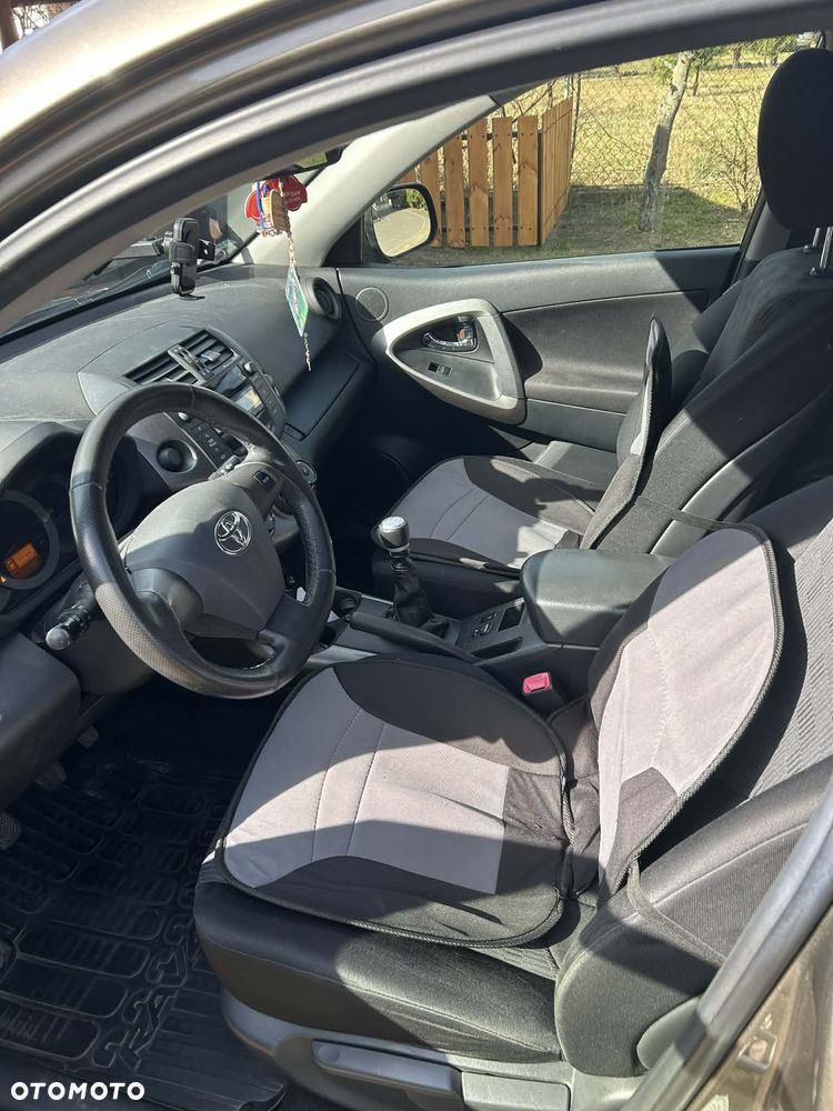Toyota RAV4 - 5