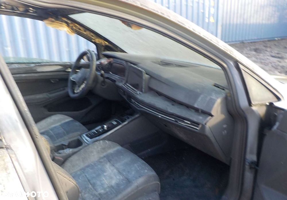 Volkswagen Golf - 14