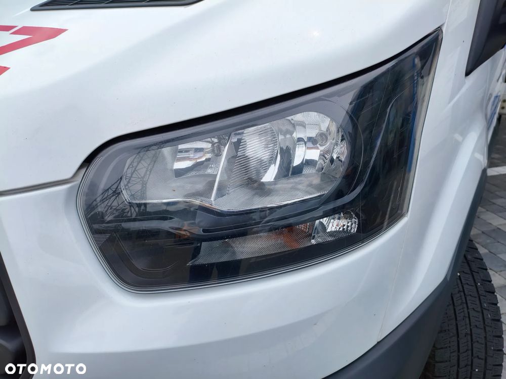 Ford Transit 350 - 23