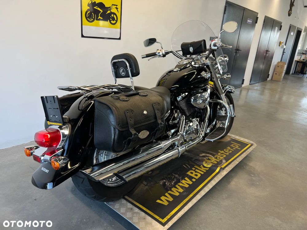 Suzuki Intruder - 24