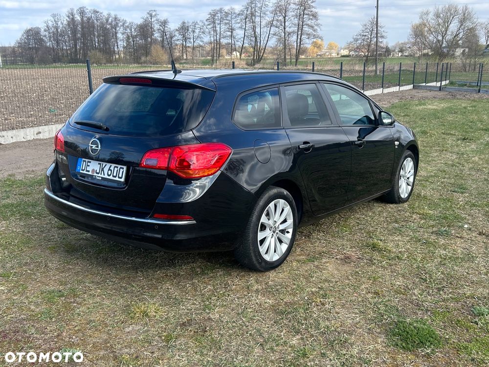 Opel Astra 1.4 Turbo 150 Jahre - 12