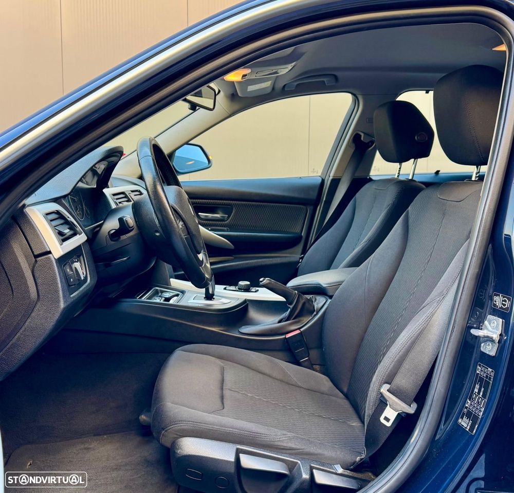 BMW 318 d Touring Auto - 15