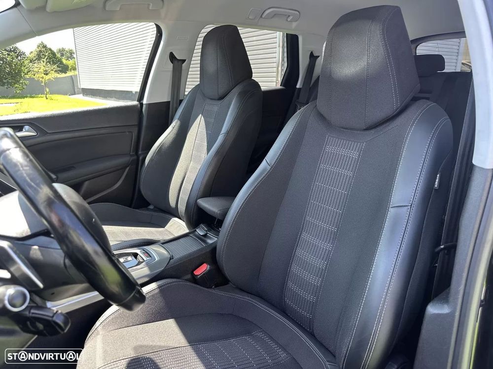 Peugeot 308 SW BlueHDi 130 EAT8 Allure Pack - 27