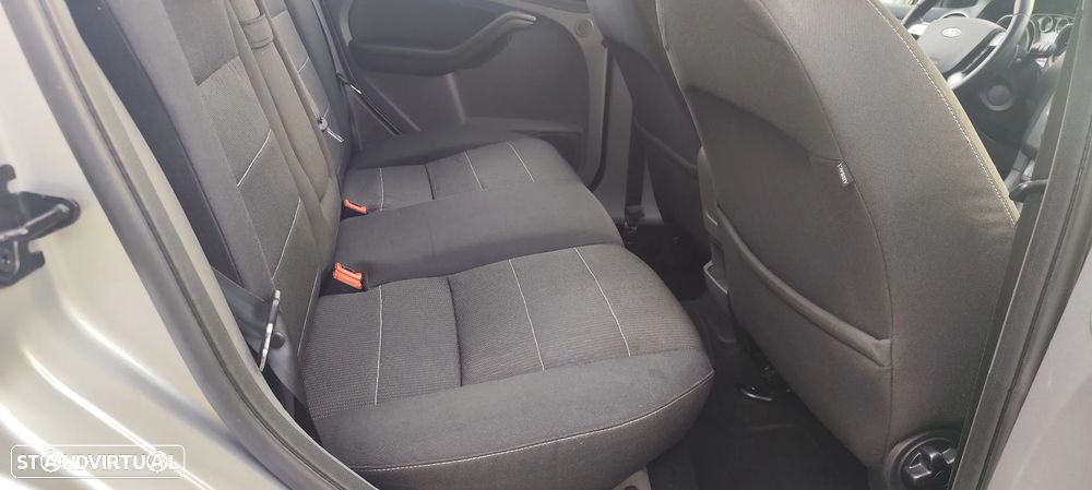 Ford Focus SW 1.6 TDCi Titanium - 14