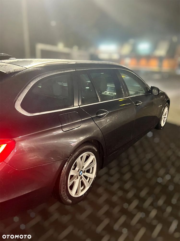 BMW Seria 5 525d xDrive Luxury Line - 10