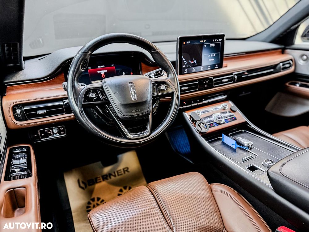 Lincoln Aviator - 17
