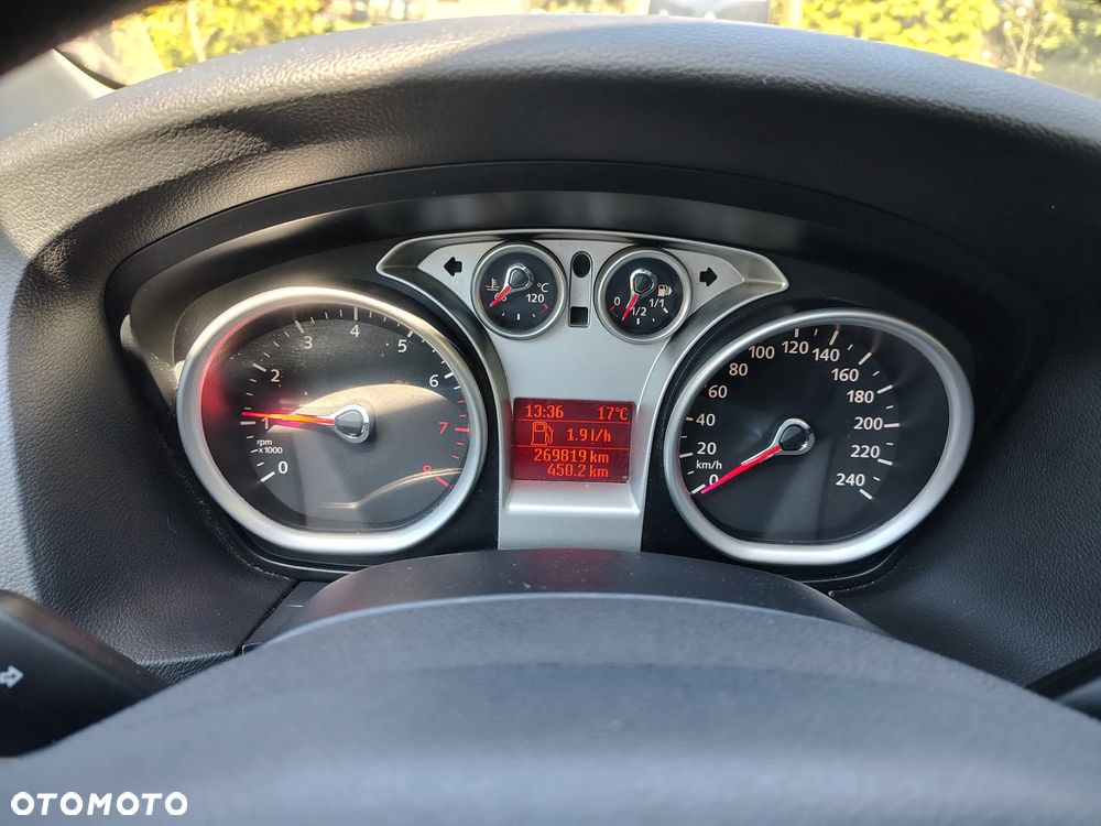 Ford Focus 1.8 Sport - 8