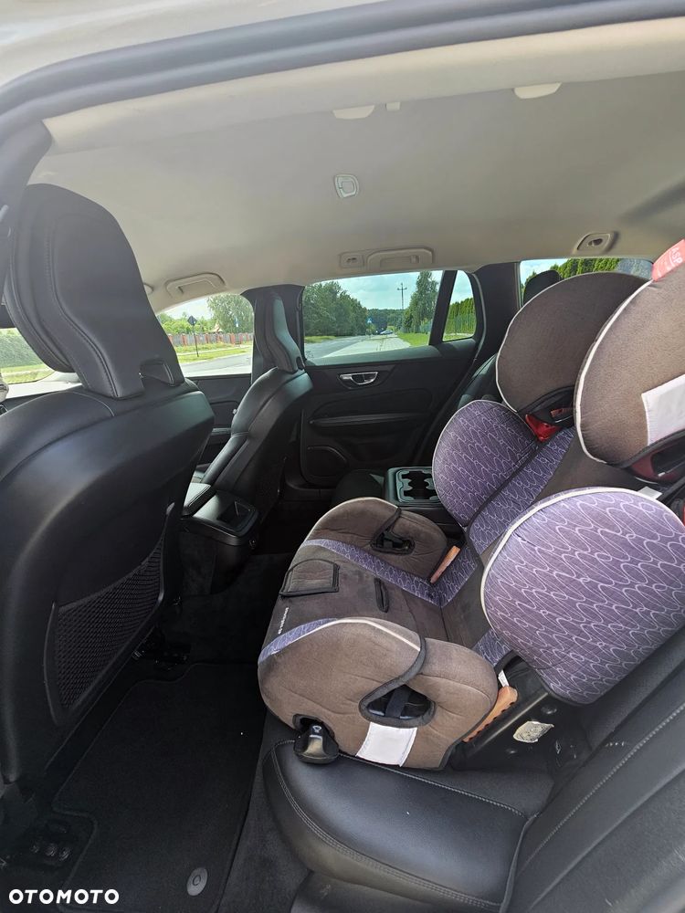 Volvo V60 D3 Momentum Pro - 31