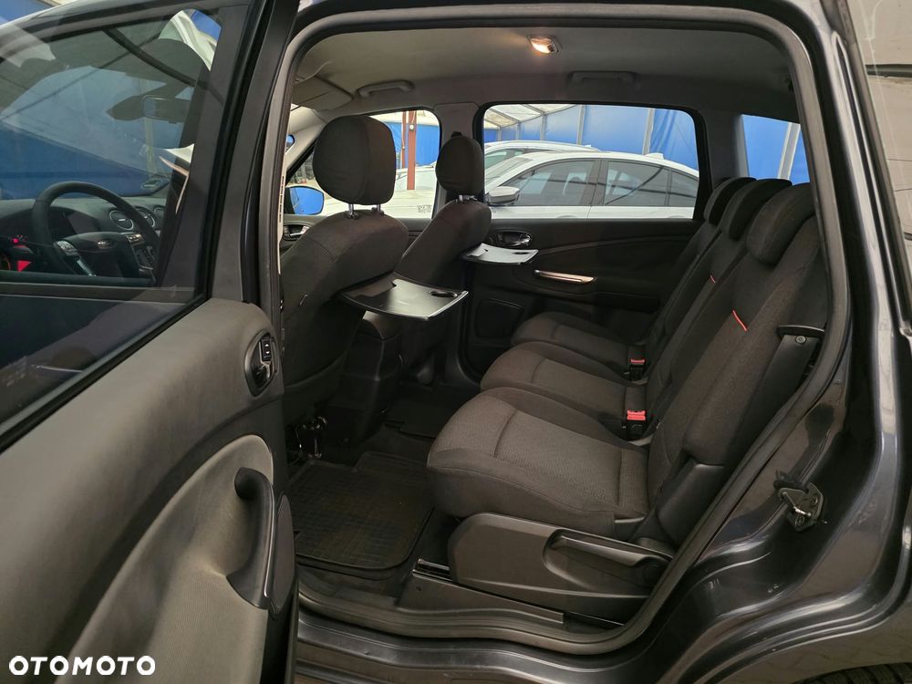Ford S-Max - 22