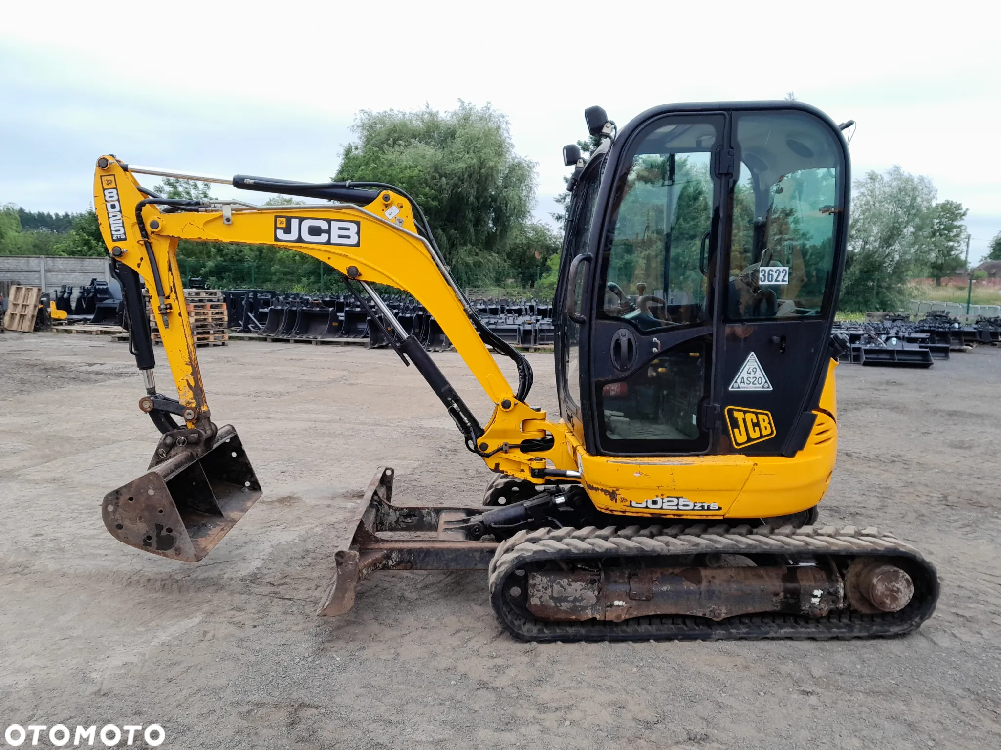 JCB 8025 - 4