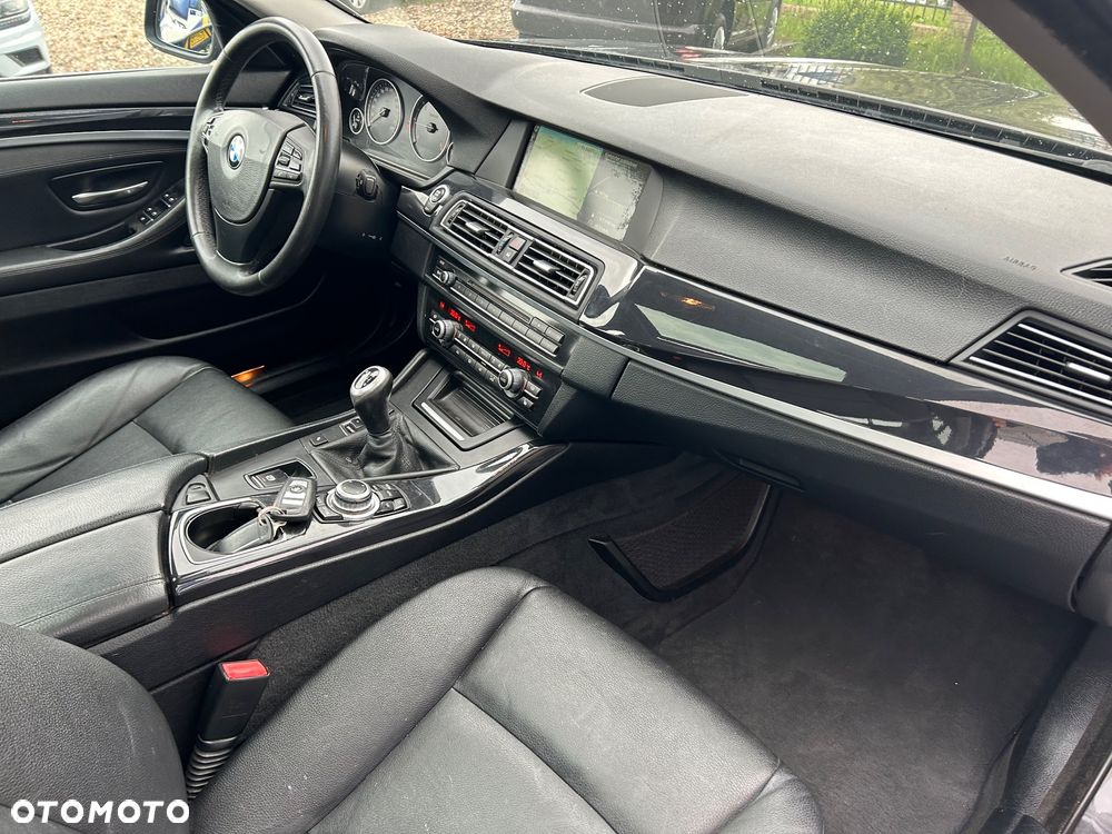 BMW Seria 5 518d Touring Luxury Line - 25