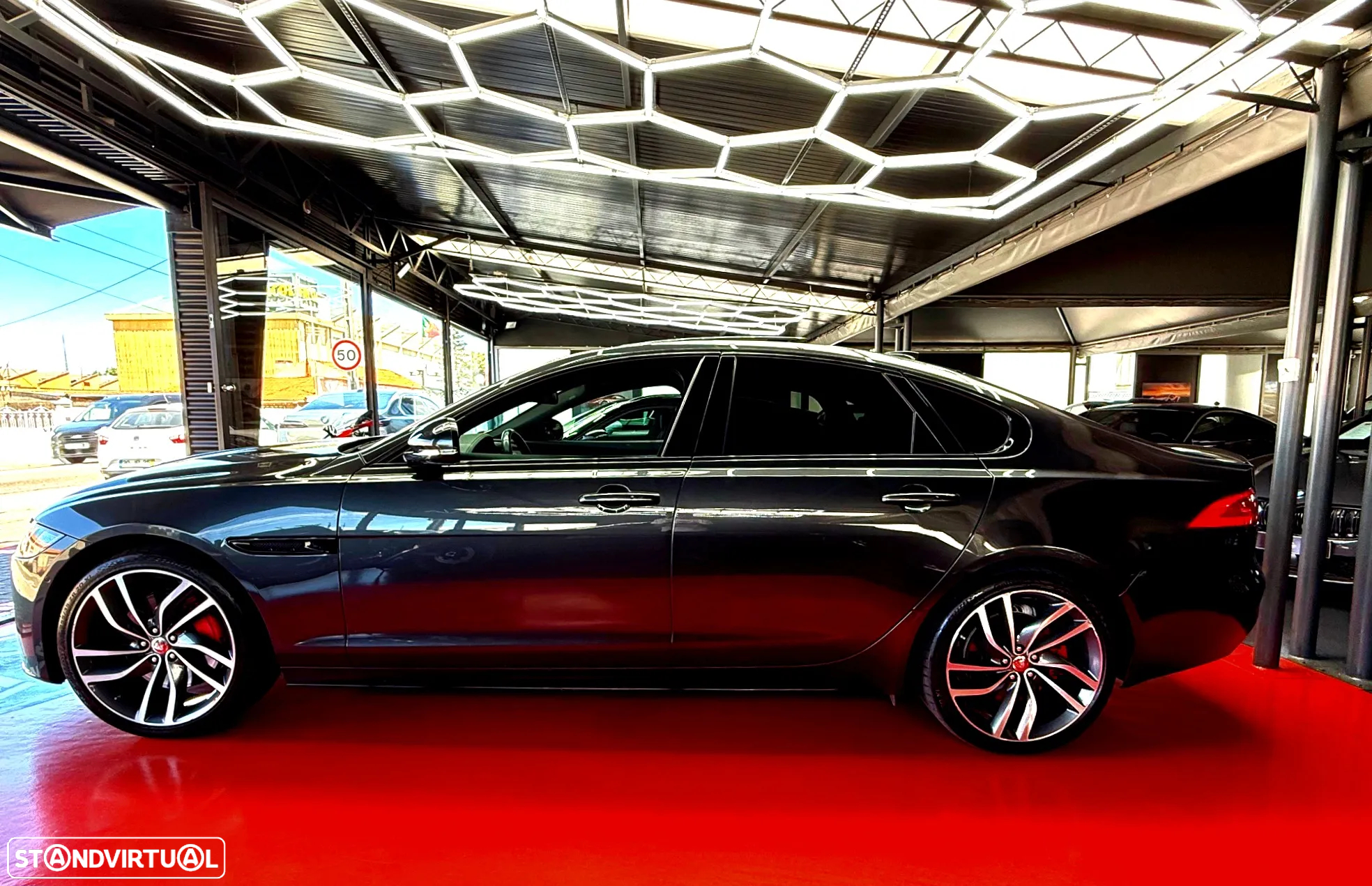Jaguar XF 3.0 TDV6 300 Sport - 3