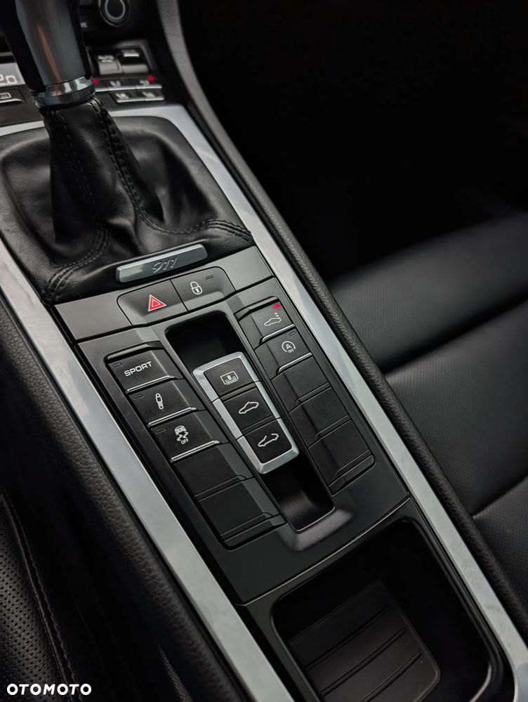 Porsche 911 Carrera S - 17