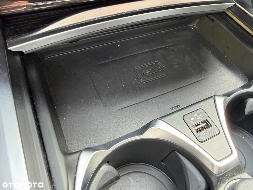 BMW Seria 7 750Li xDrive sport - 33