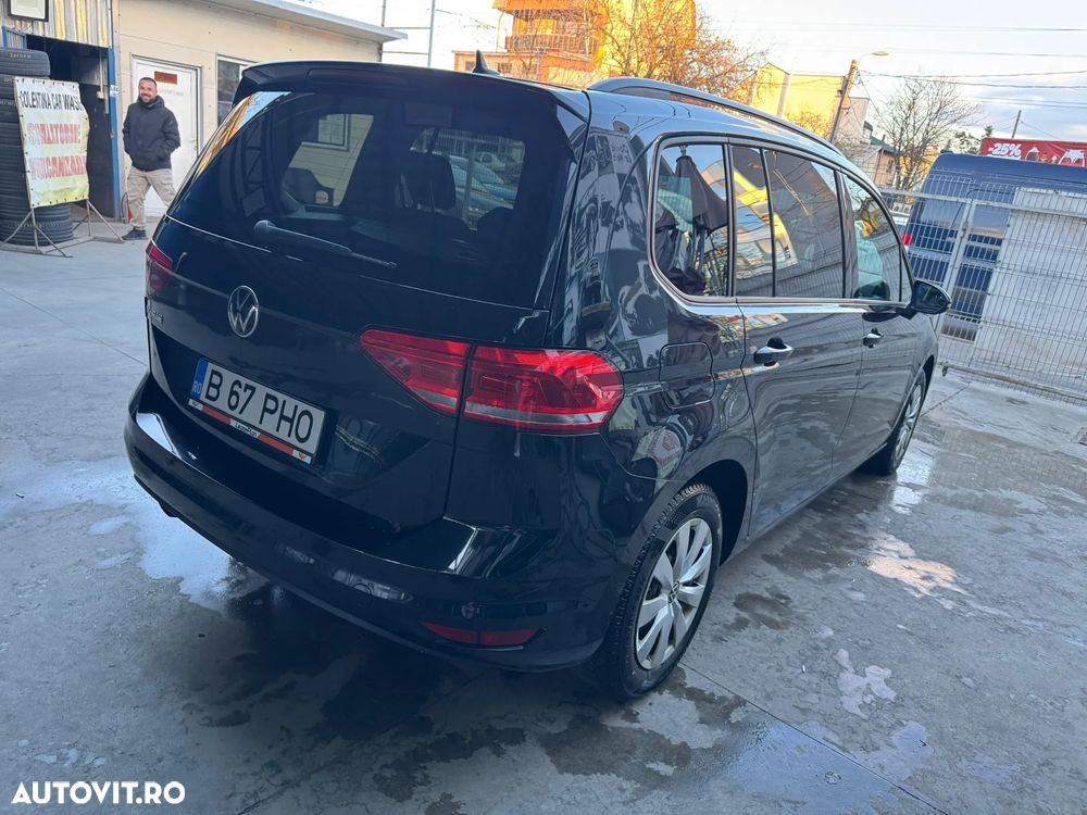 Volkswagen Touran 1.5 TSI DSG Comfortline - 4