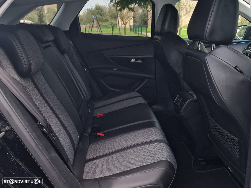 Peugeot 3008 PureTech 130 Stop & Start GPF EAT8 Allure - 17