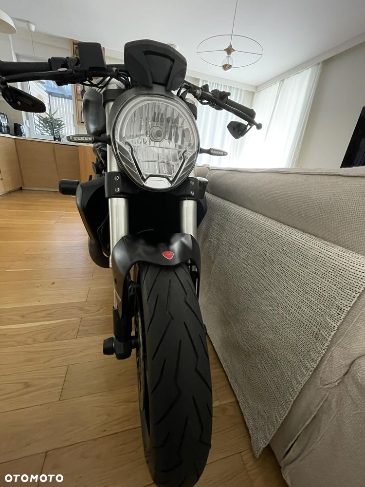 Ducati Monster - 23