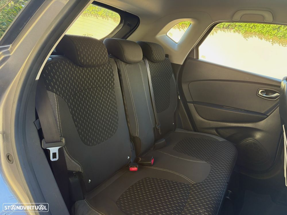Renault Captur 1.5 dCi Exclusive - 17