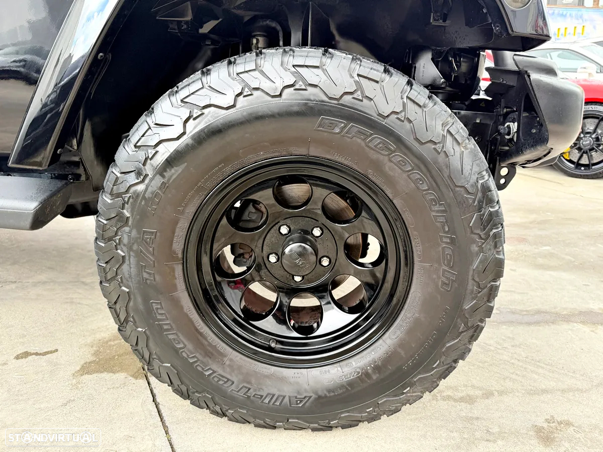 Jeep Wrangler 2.8 CRD ATX Sport - 38