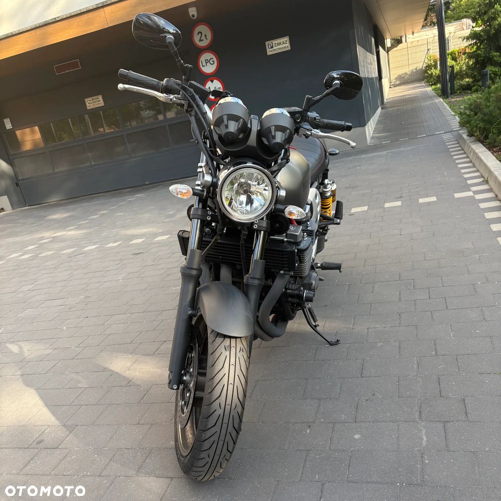 Yamaha XJR - 14