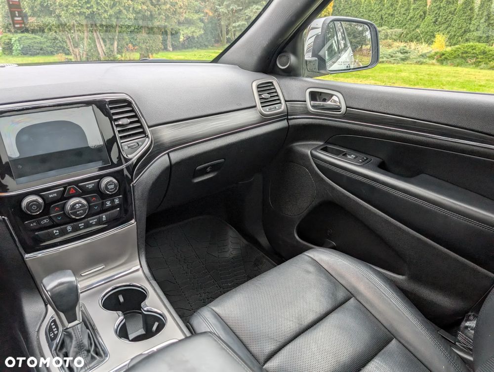 Jeep Grand Cherokee - 35