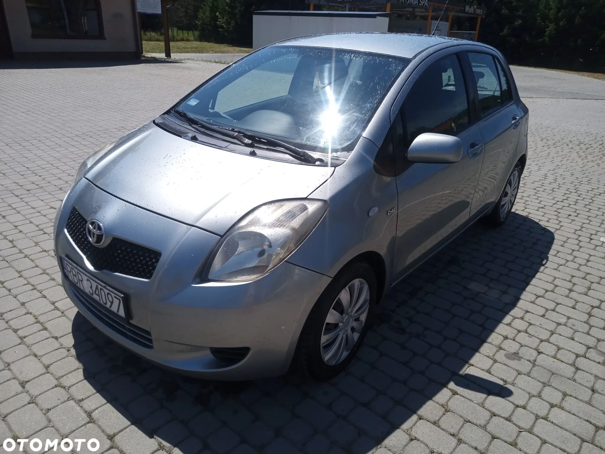 Toyota Yaris - 1