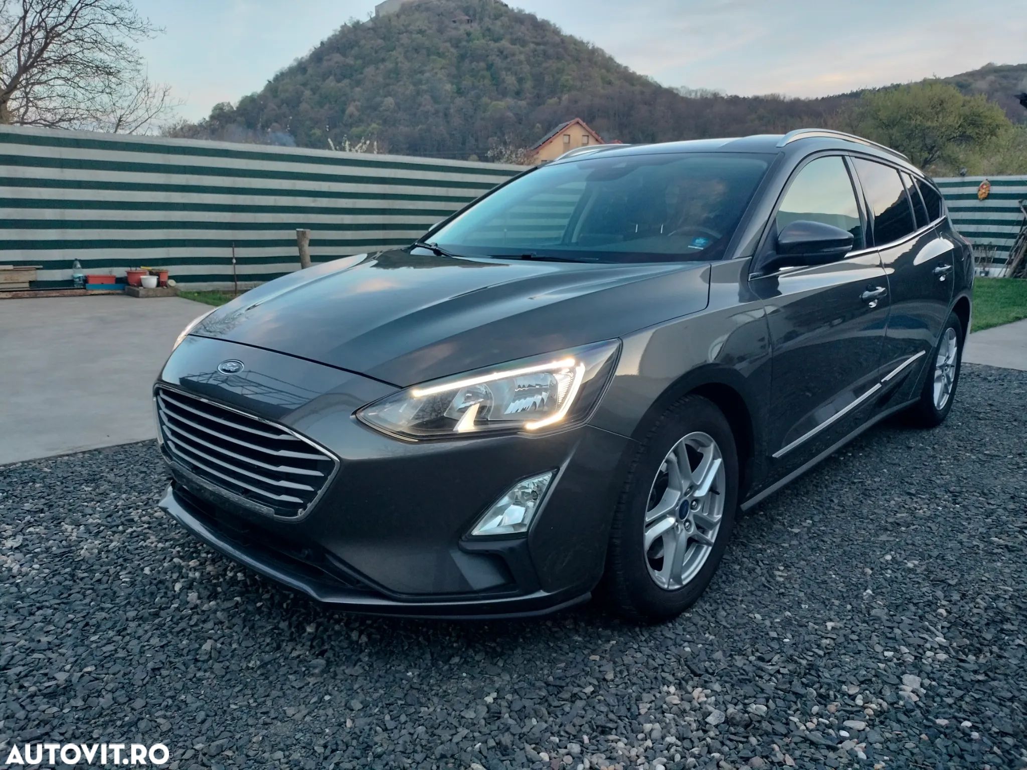 Ford Focus Turnier 1.5 EcoBlue Start-Stopp-System ACTIVE - 1