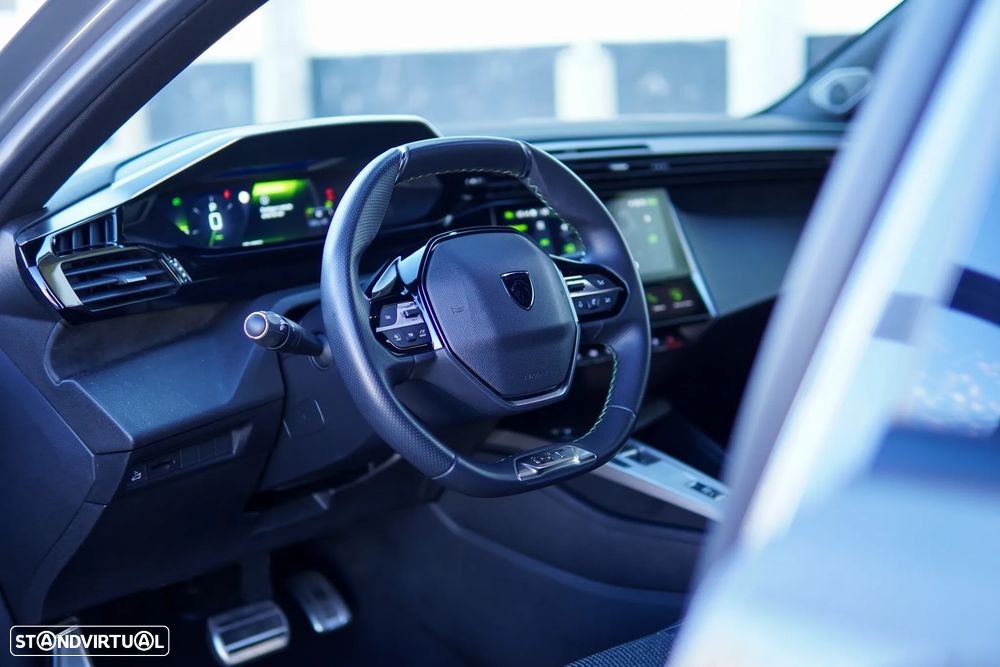 Peugeot 408 HYBRID 136 e-DSC6 GT - 24