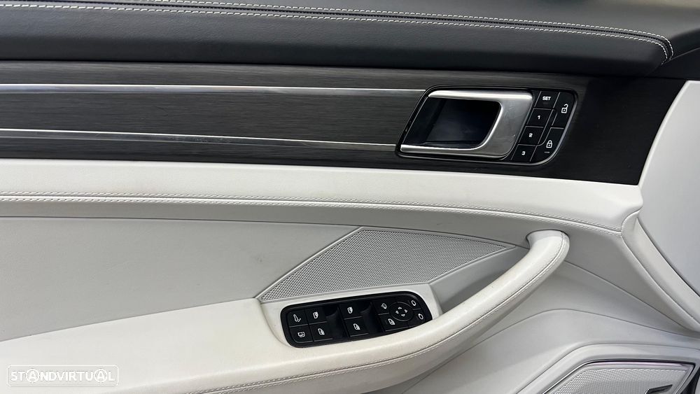 Porsche Panamera 4 E-Hybrid Platinum Edition - 28