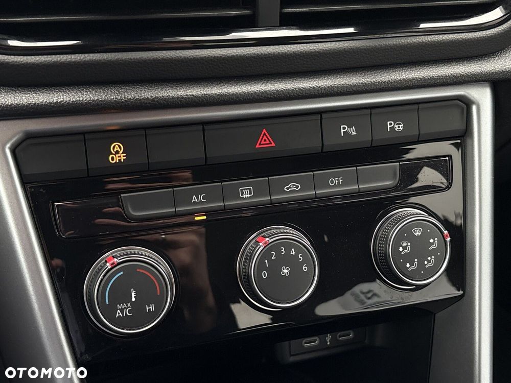 Volkswagen T-Roc 1.5 TSI Life DSG - 24