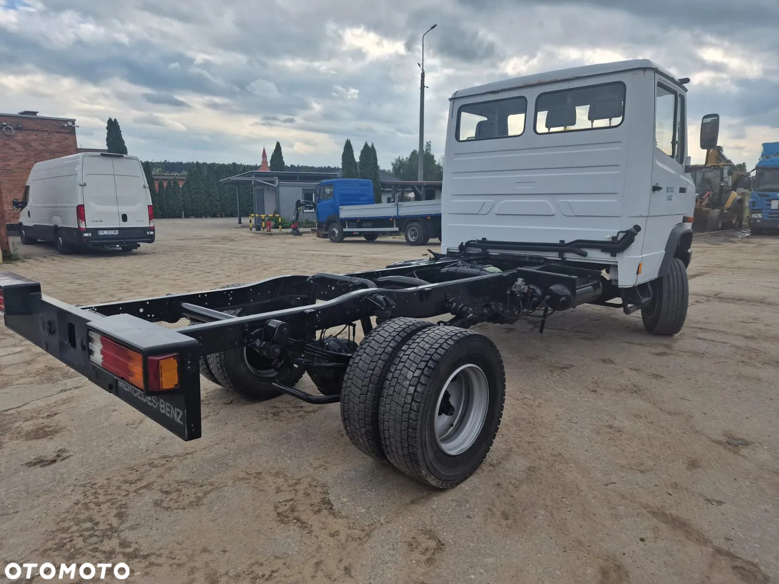 Mercedes-Benz 814DA 4x4 - 39