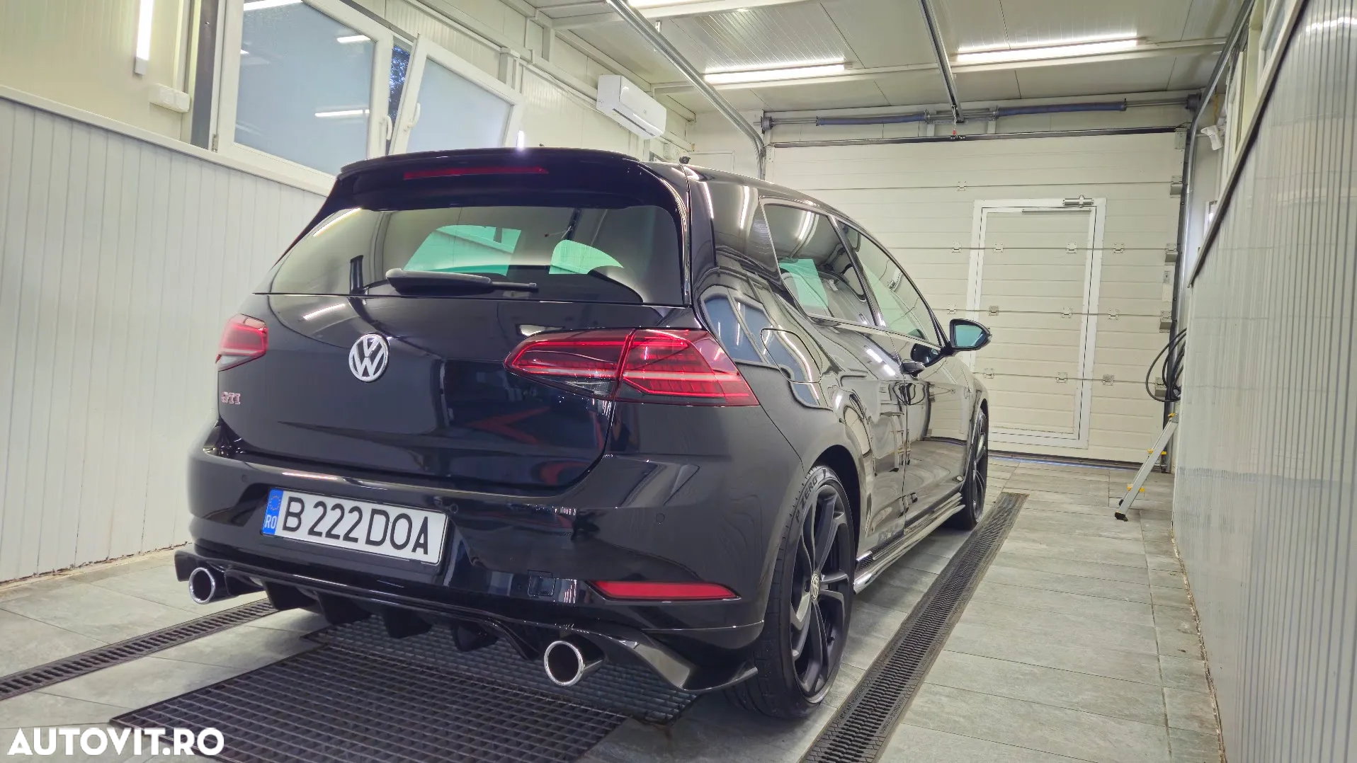 Volkswagen Golf GTI TCR 2.0 TSI OPF DSG - 8