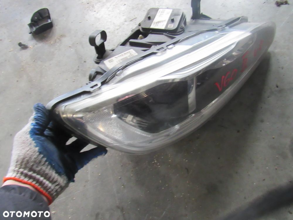 volvo v60 16r prawa lewa lampa przednia - 3