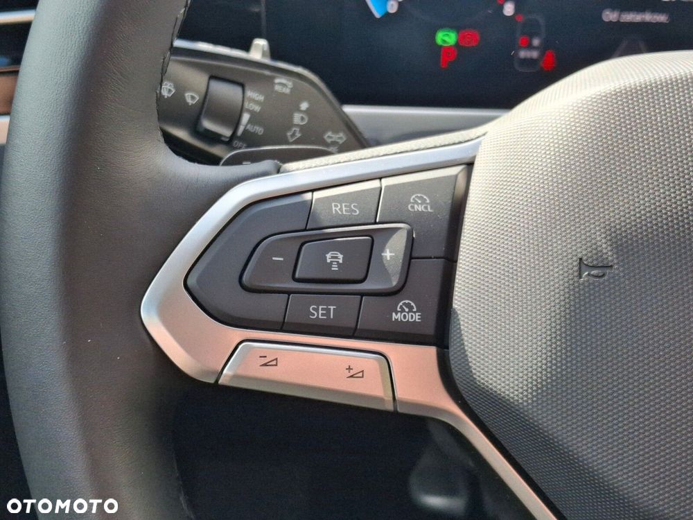 Volkswagen Passat - 32