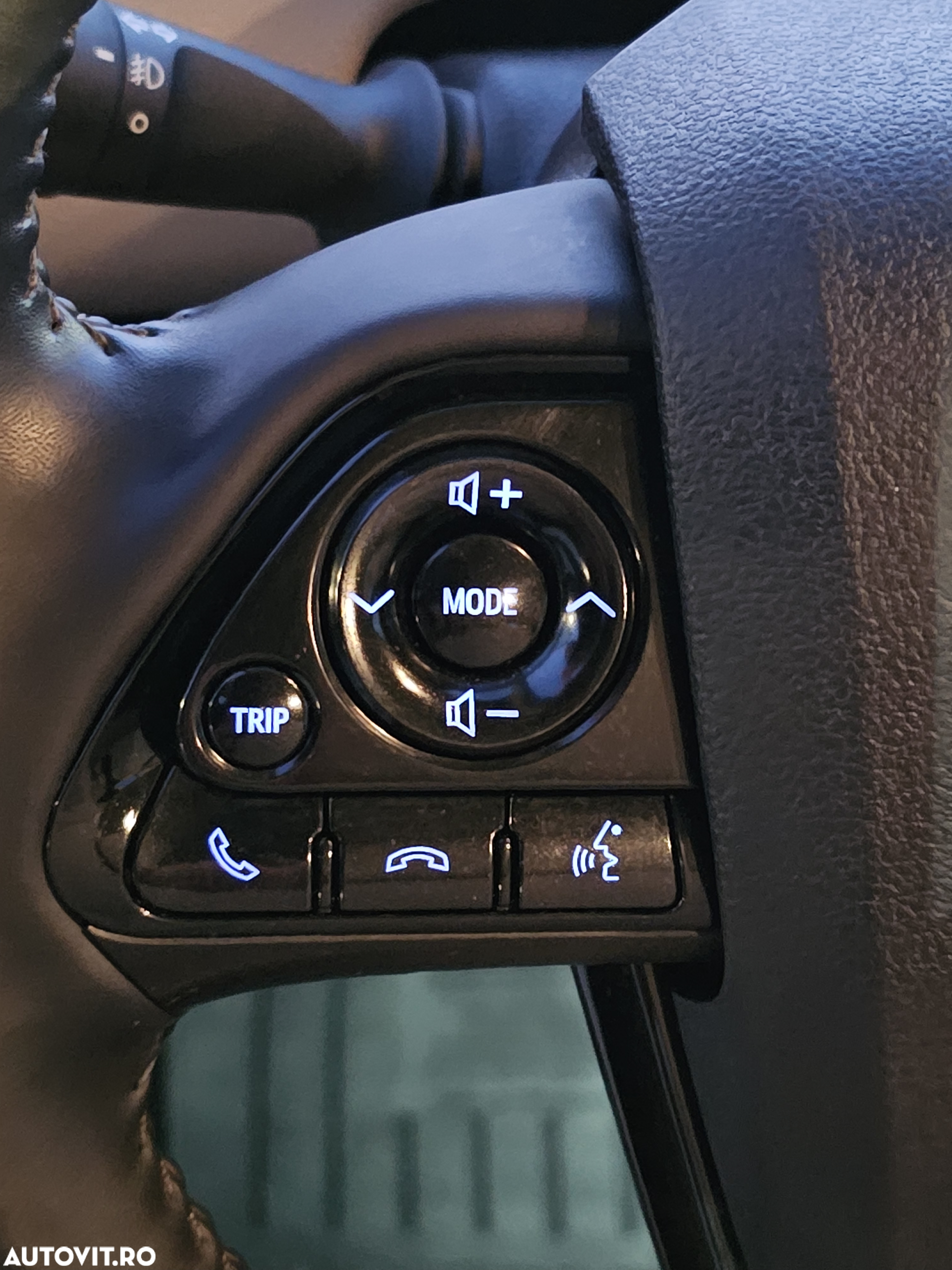 Toyota Prius 1.8 HSD Exclusive Plus - 26