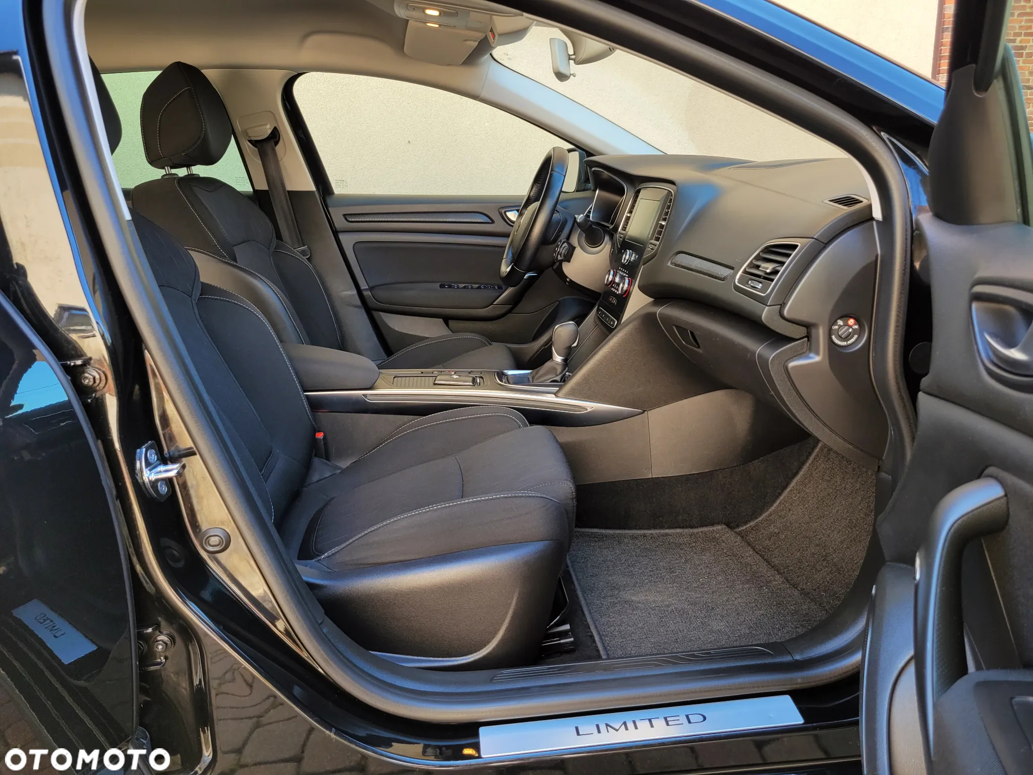 Renault Megane ENERGY TCe 140 EDC LIMITED - 15