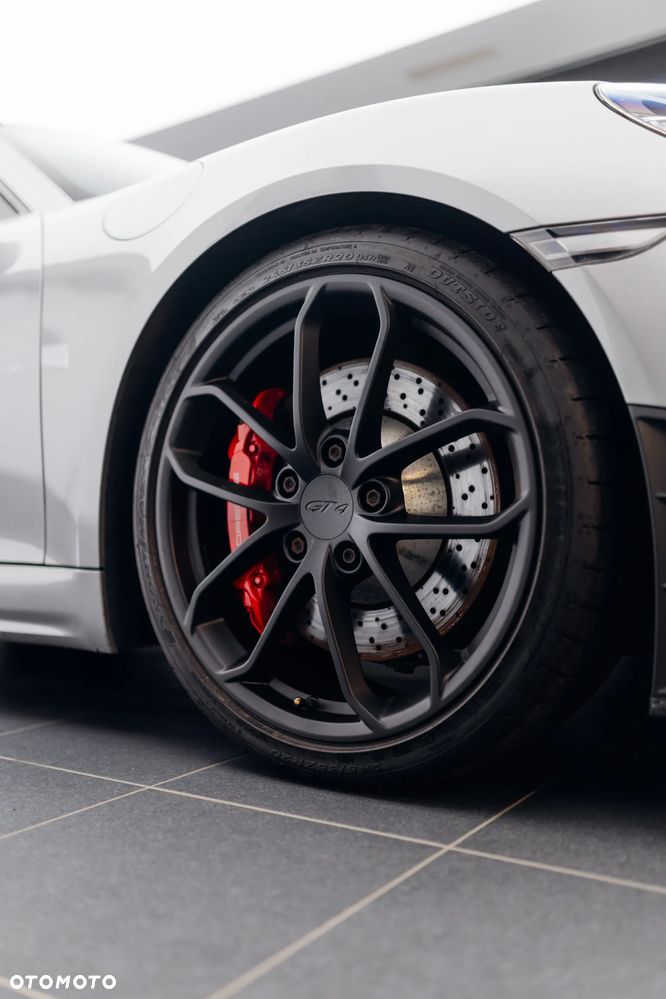 Porsche 718 Cayman - 33