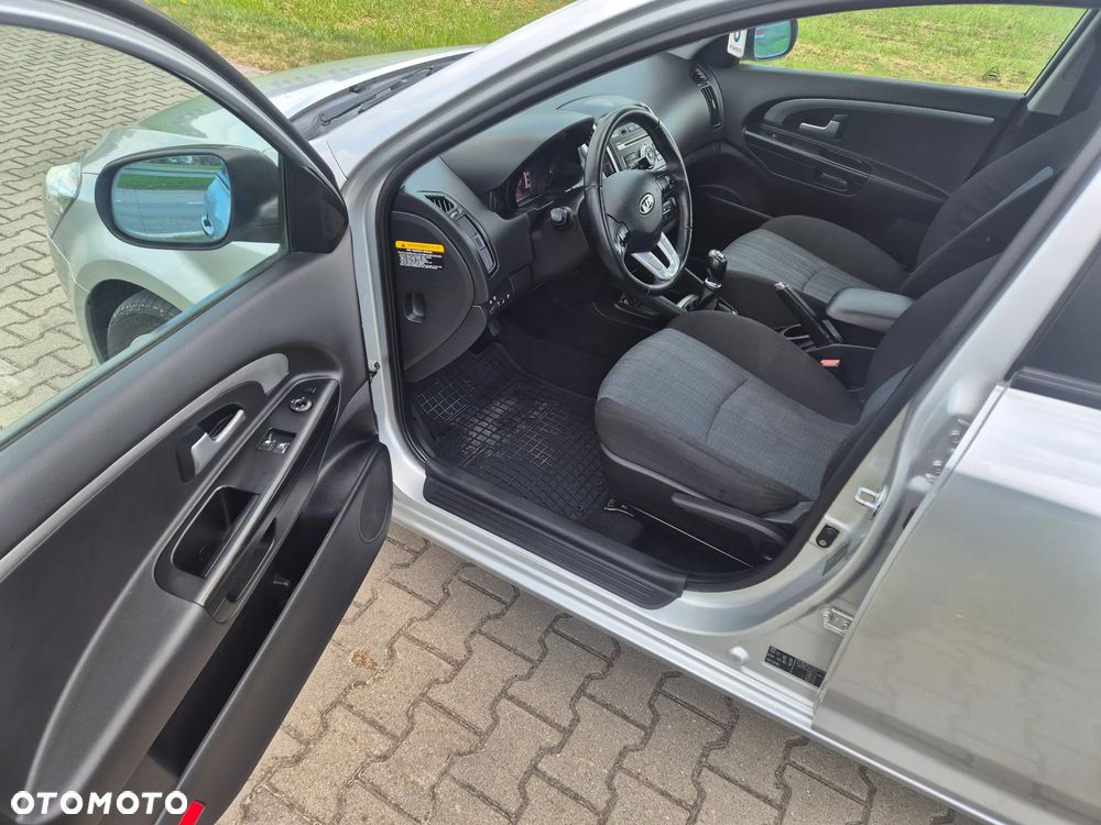 Kia Ceed 1.6 CRDi 90 Vision - 9