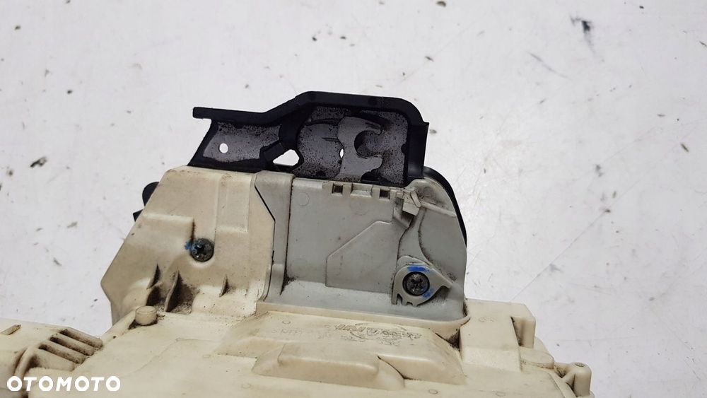 zamek drzwi prawy tył Audi A4 B7 8E0039016 - 4