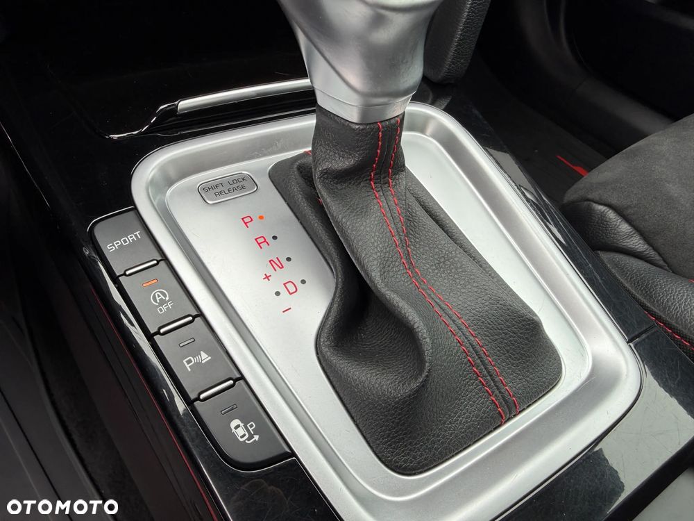 Kia ProCeed 1.6 T-GDI GT DCT - 18